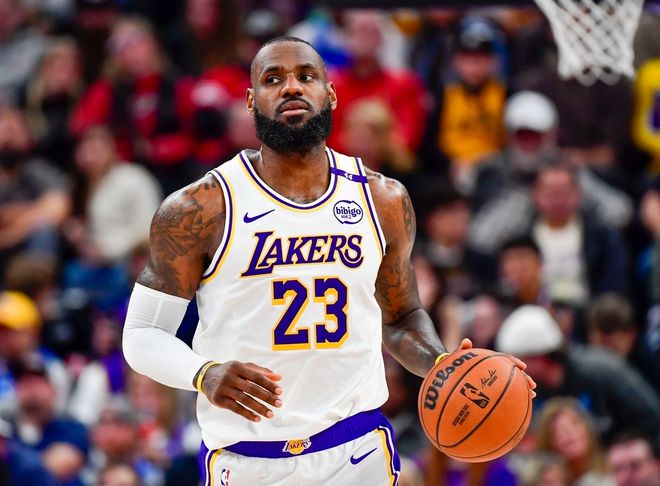 开云线上官网-詹姆斯关键时刻救险，纳达尔力保胜局拿下系列赛