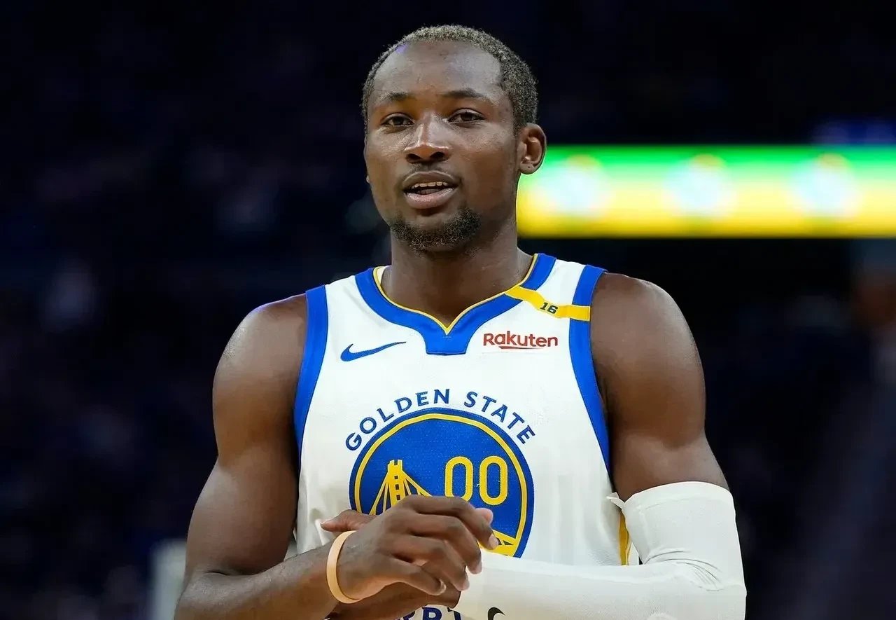 开云线上官网-勇士核心球员伤退，球队未来走势成疑，继续.